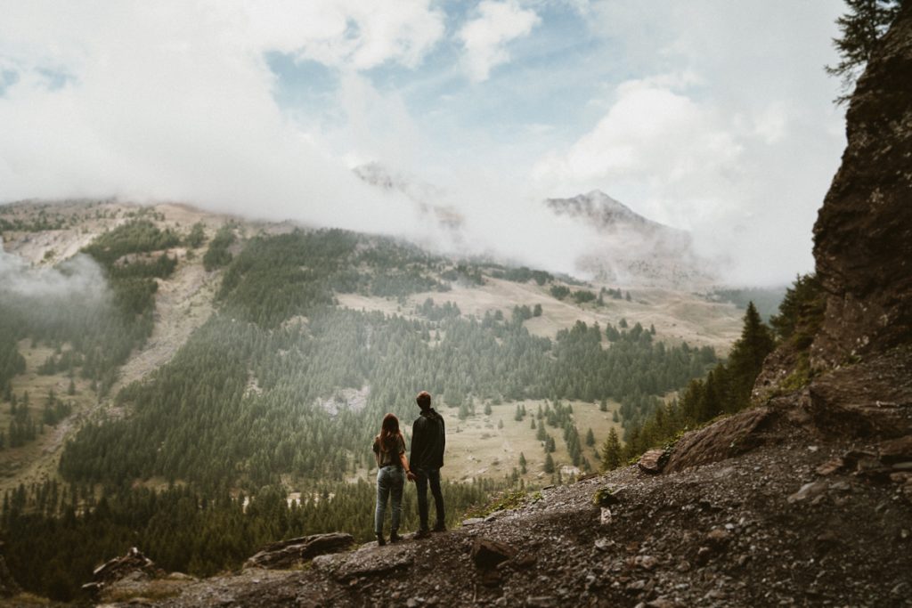 An adventure pre-wedding session in the Italian Alps