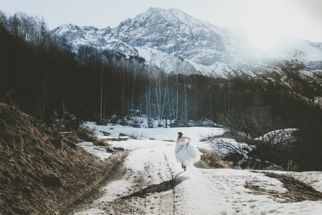 Mountain Winter elopement in the Italian Alps