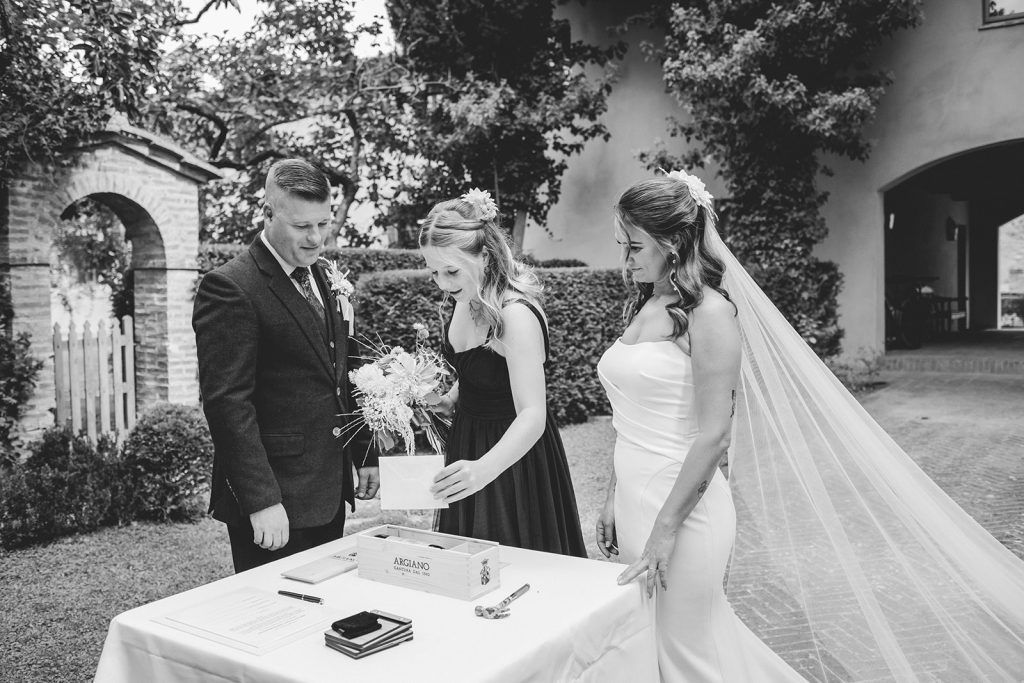 elopement ceremony ideas - love letter box