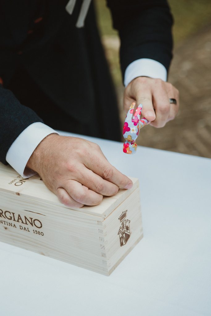 elopement ceremony ideas - love letter box