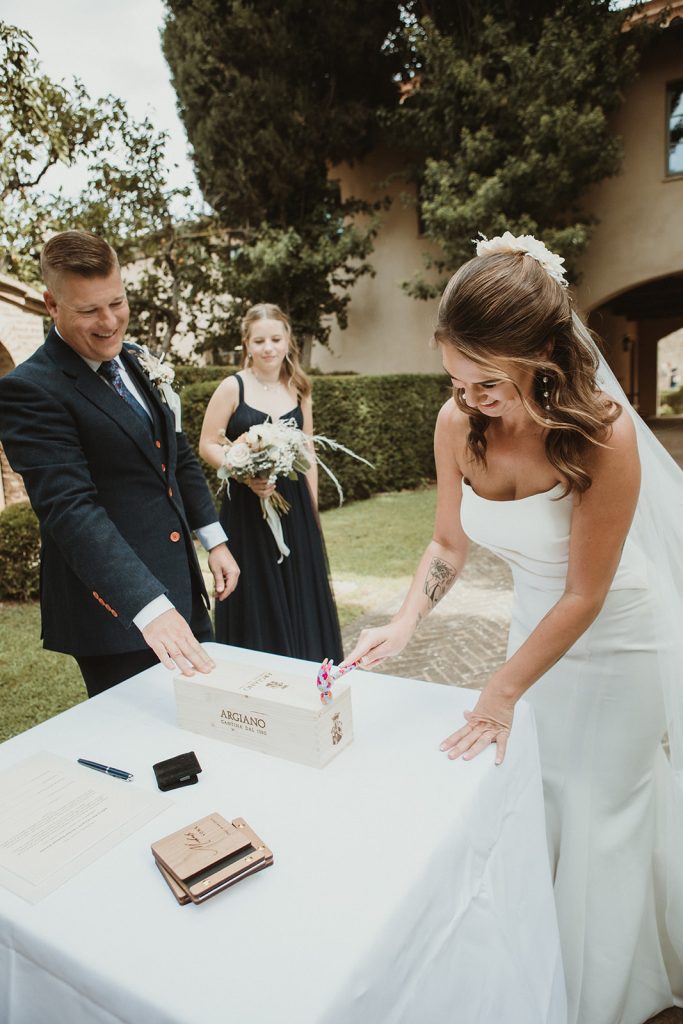 elopement ceremony ideas - love letter box