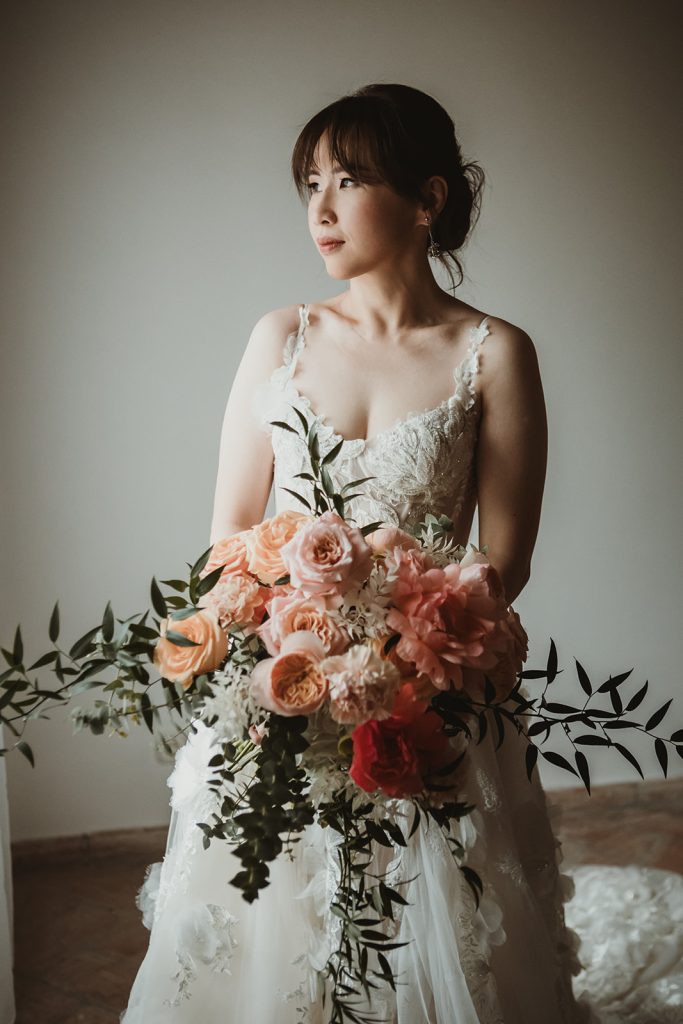 loose hand tied bouquet ideas