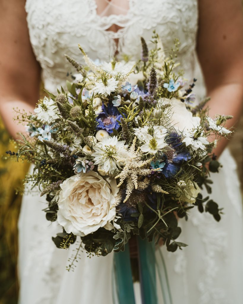 Spring bridal bouquet ideas