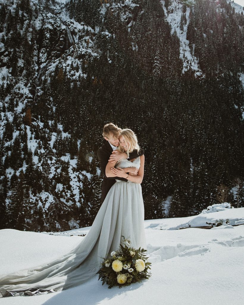 Winter bridal bouquet ideas