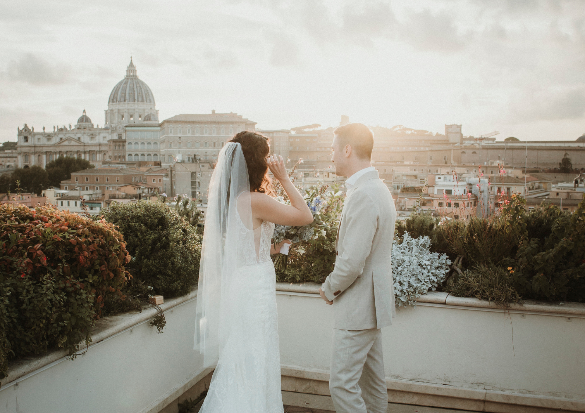 sunrise-elopement-ceremony-italy-33 Sunrise elopement in Rome captured by Benni Carol Photography