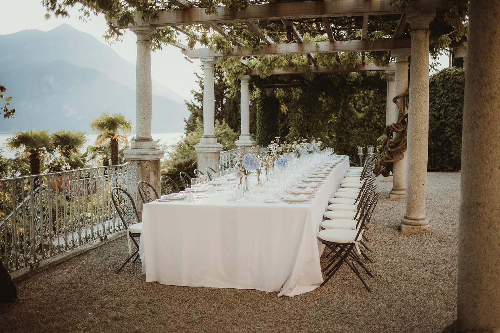 Sophisticated wedding table decor in Lake Como